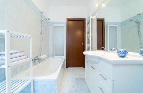 Apartment with private garage, garden and WiFi - Foto 26