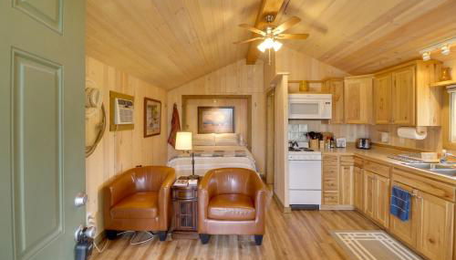 Lake Access, Deck Rustic Retreat in Kalispell! - Foto 3