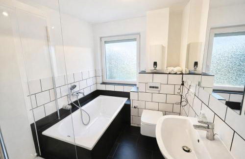 Moderne 3-Zi, King-Size Betten, Küche, Badewanne - Foto 6