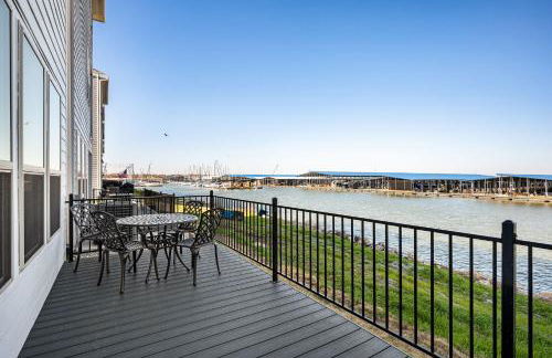 Stylish 4BR Lake House - Foto 4