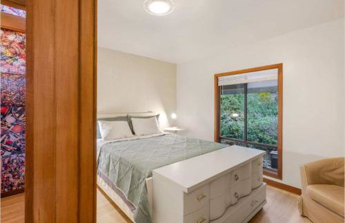 Poulsbo Waterfront Lodge with Game Room Library - Foto 37