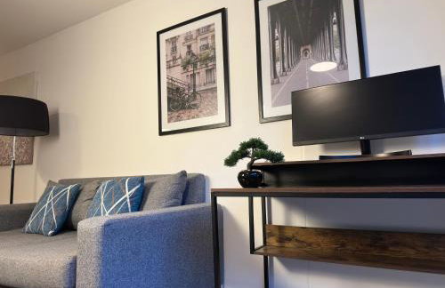 Cozy City Centre Apartment with Free Gym and Free Coffee - Photo 52