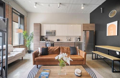 Stunning Downtown Apartment with Pool, Laundry, Parking - Foto 3