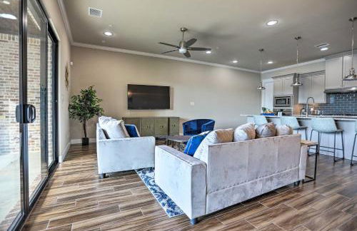 Elegant Lake Conroe Townhome with Boat Slip! - Foto 8