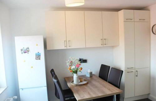 2 Zimmer Wohnung, Wallbox, Balkon, zentral - Photo 5