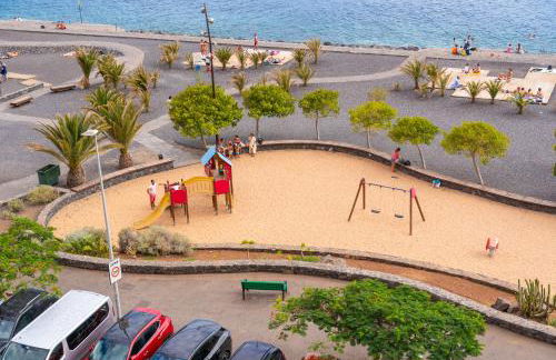 Frontline Beach Apt with Terrace - Foto 61