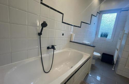 schön wohnen ! Netflix Nespresso Küche Parkplatz Garten - Foto 19