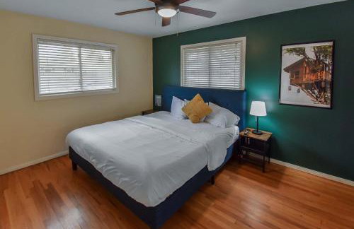 Enchanting Upper Unit with City Charm - Foto 14