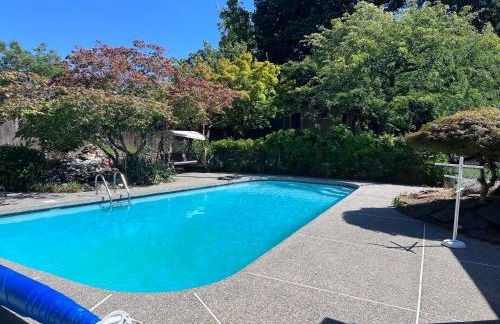 East Wenatchee Oasis 4BR, Pool, Hot Tub, Loop Trail - Foto 6