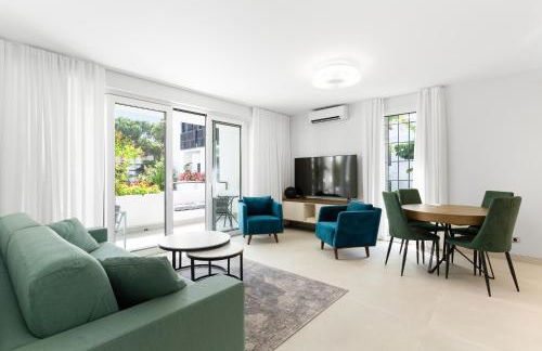 Beachfront Complex Jardines de las Golondrinas Elviria - Photo 1