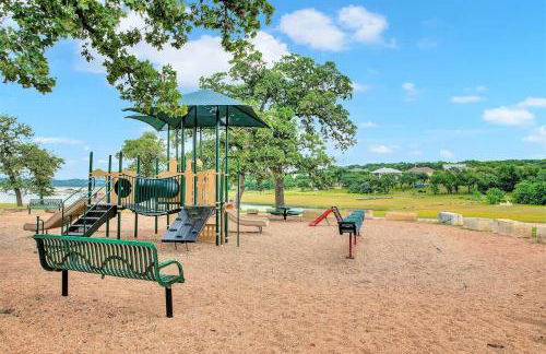 Luxury Lakeview Home w/ Pool & Beach Access! - Not Active - Foto 37