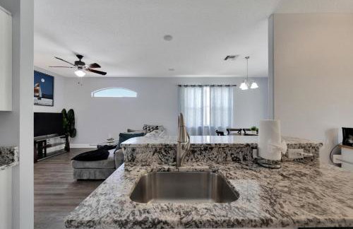 Spacious 3BR Family Home Near Sponge Docks - Foto 32