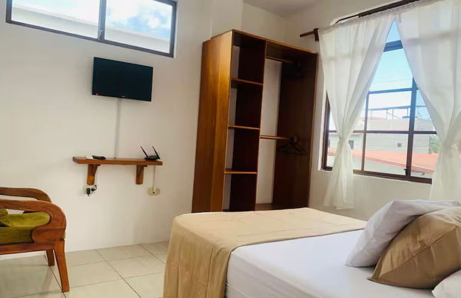 Del mar del Galapagos - Photo 3