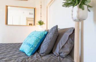 Cali 2BR Getaway Firepit, Yard & Spring Charm - Foto 10