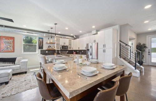 Swanky Townhome Near Old Town, Breweries and River - Foto 29