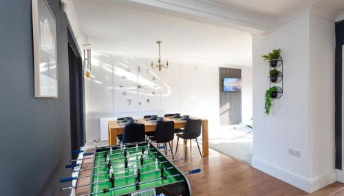 Newly Refurbed Home With Football Table Near M5 Junction 2 - Foto 5