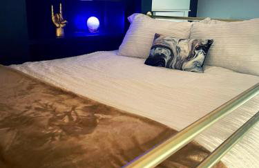 Space Cowboy - Firepit Huge yard close2downtown - Foto 21