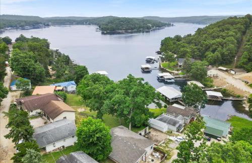 Lakefront Escape, Sunrise Views, Boat Slip & Community Dock Access - Foto 55