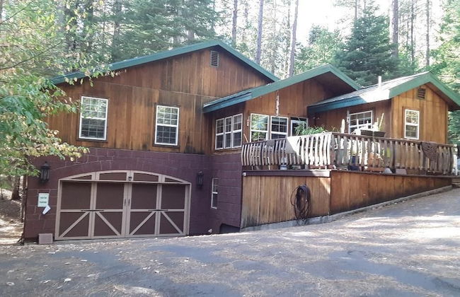 Winterfell - No Hidden Fee; Dog OK; King Bed - Photo 9