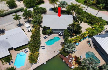 Waterfront Luxury Home With Pool And Boat Dock 3 Bedroom Home by RedAwning - Foto 71