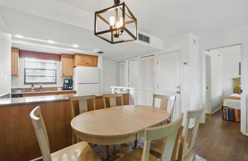 Deluxe Condo with Lake Views - Foto 12