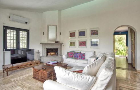 Gorgeous Home In Fonte Vivola With Wifi - Foto 3