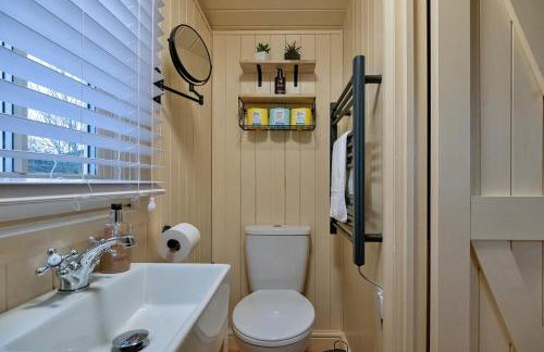 Finest Retreats - The Chicken Hut - Photo 11