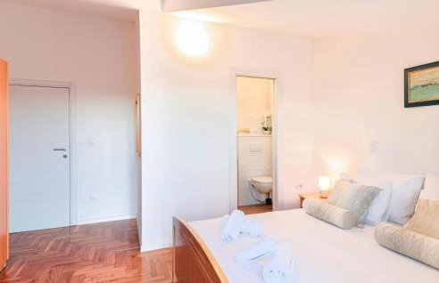 Five-Bedroom Holiday Home In Blato Na Cetini - Photo 25