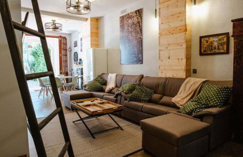 APARTMENT FOR 6 WITH POOL, GARDEN, CLIMBING AREA - Foto 1