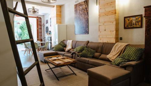 APARTMENT FOR 6 WITH POOL, GARDEN, CLIMBING AREA - Foto 1