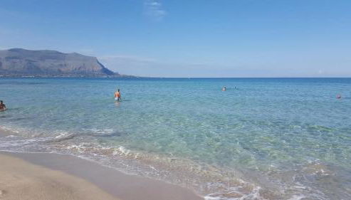 Arricàmpati Villa & Bringo Car Rental - Foto 4