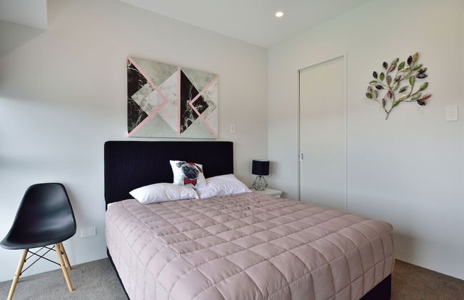 Freemans Bay Three Bedroom with a View - Photo 3