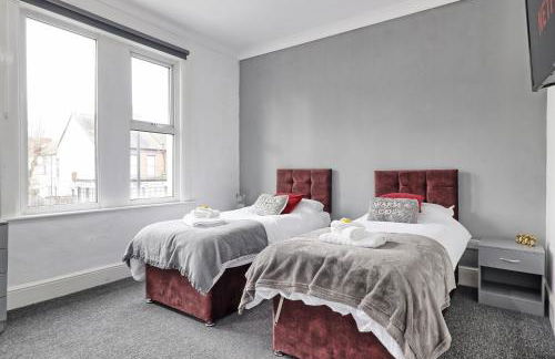 Beautiful Spacious four bedroom house with parking for 2 cars, 5 minute walk to southend station - Foto 18