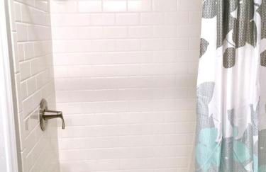 Snug Studio Retreat- Near to Aviation museum and Highway - Foto 11