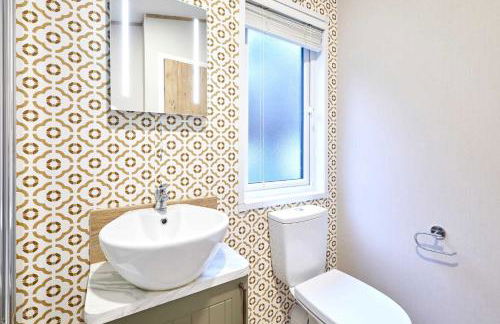 Peace Lodge with Hot Tub - Foto 19