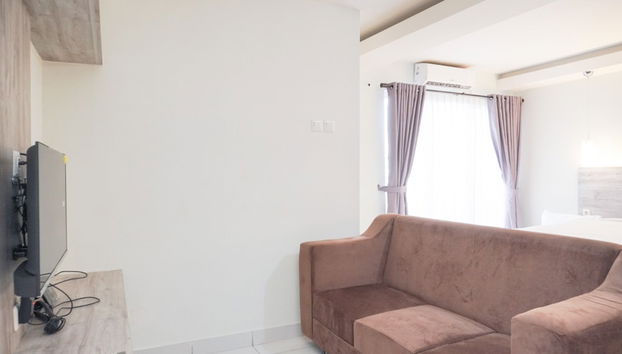 Comfort And Minimalist Studio At Amethyst Apartment - Foto 4, Habitación