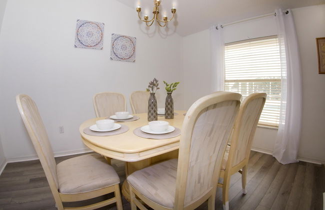 Large Pool With Jacuzzi, Near the Disney Attractions!! - Foto 8