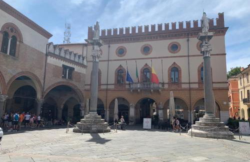 Dimora Pasolini , Stylish Two Bedroom Apartment in the Historic Center - Foto 37