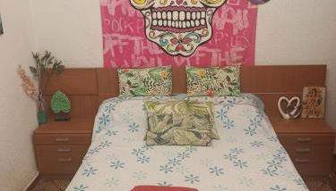 En pleno centro A 5 min de Renfe y bus aeropuerto - Photo 2