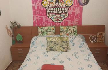 En pleno centro A 5 min de Renfe y bus aeropuerto - Photo 2