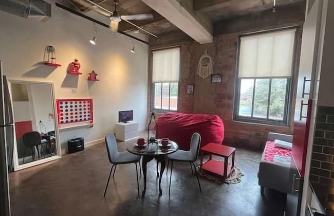 Artistico-Styled Studio Loft Sleeps 5 - Foto 9