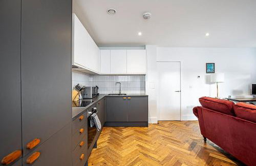 Chic Crystal Palace Flat with Balcony & Workspace - Foto 17