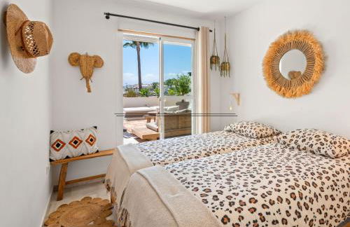 StayatSas Marbella Luxury 2 Bedroom Apartment, 80 m2 Private Terrace, Pools, Walk to Beach & Puerto Banús - Foto 15