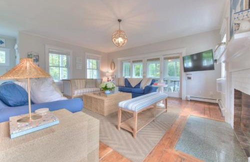 Gorgeous Traditional Home Modern Amenities Downtown Harwichport - Foto 9