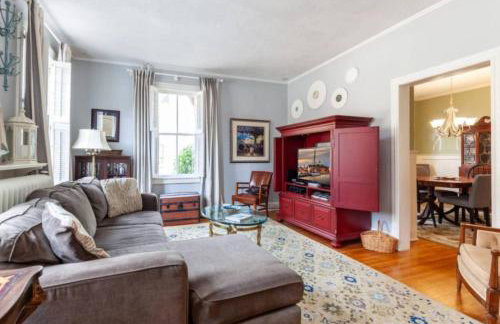 Crew's Quarters - Photo 2