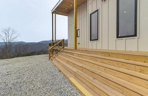 Mtn-View Hidden Falls Cabin with Hot Tub and Deck - Foto 29