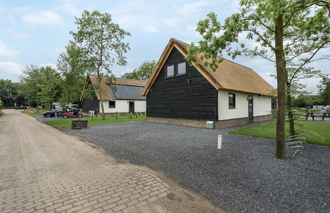 Holiday Home in Netherlands With Pond View - Photo 21