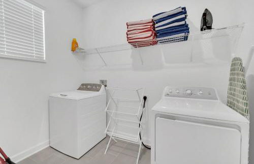 Spacious Villa near Disney w/Pool ,Game room - Foto 64