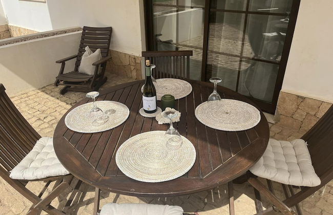 Spacious 2 Bedroomed Apartment - Photo 26