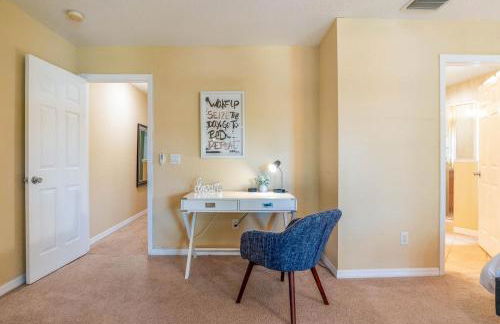 Modern DT Home-King size Bed-Patios-Long Stays-WiFi - Foto 47